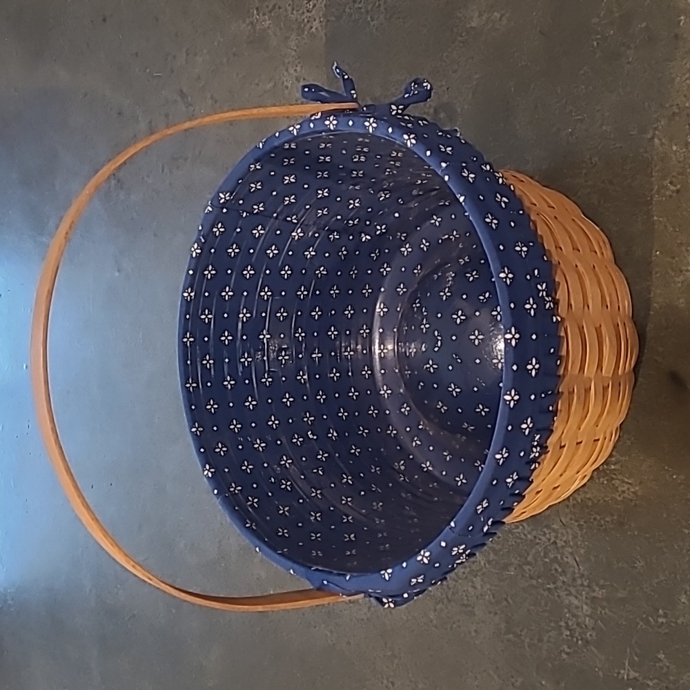 VINTAGE 1994 LONGABERGER LARGE ROUND APPLE BASKET
